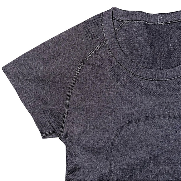 Lululemon Run Swiftly Tech Short Sleeve Crew Athletic Top in Black White Sz 4 - Picture 5 of 9